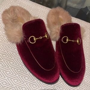 Fur mules loafers  size 7 woman ( burgundy color )